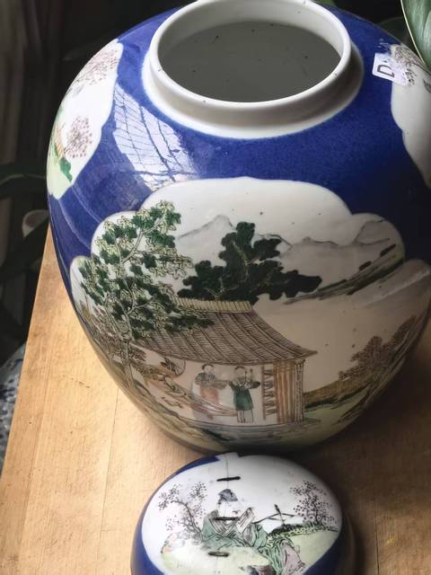 古玩陶瓷灑藍開窗五彩人物故事罐真品鑒賞圖
