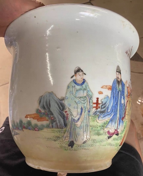 古玩陶瓷民國 玉琦作粉彩人物紋花盆真品鑒賞圖