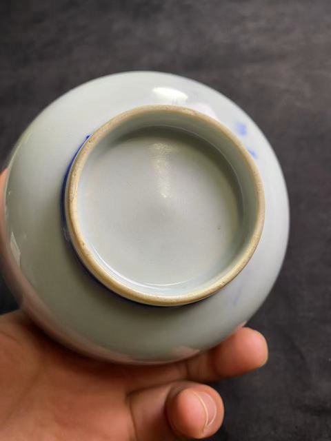 古玩陶瓷青花線條紋茶碗真品鑒賞圖