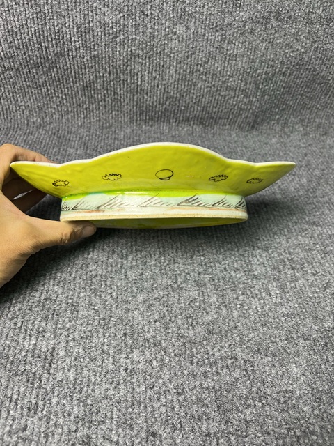 古玩陶瓷黃地粉彩牡丹花卉紋供盤拍賣，當前價格1688元