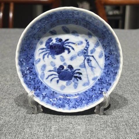 古玩陶瓷蝦蟹紋青花盤真品鑒賞圖