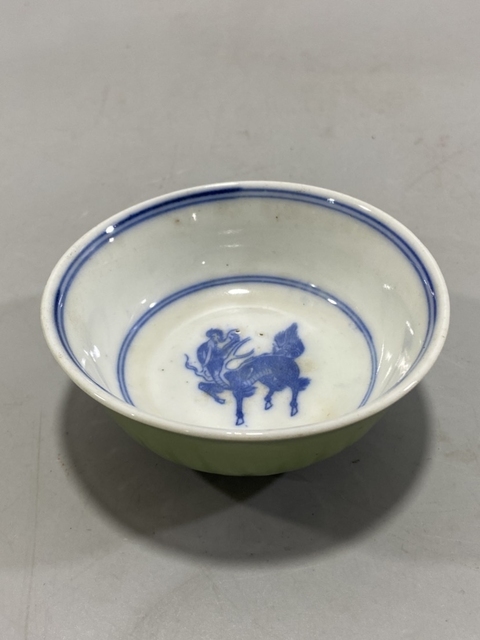 古玩陶瓷民國(guó)粉青釉青花麒麟望月紋賞碗拍賣(mài)，當(dāng)前價(jià)格198元
