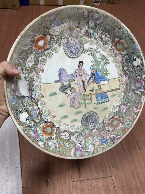 古玩陶瓷粉彩人物故事盤真品鑒賞圖