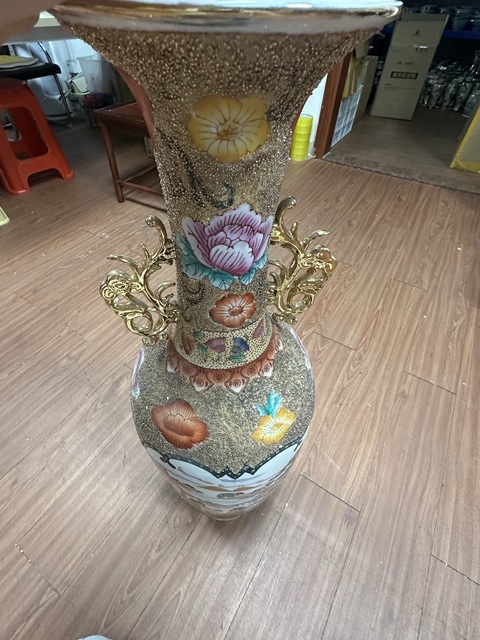 古玩陶瓷雙耳瓶真品鑒賞圖