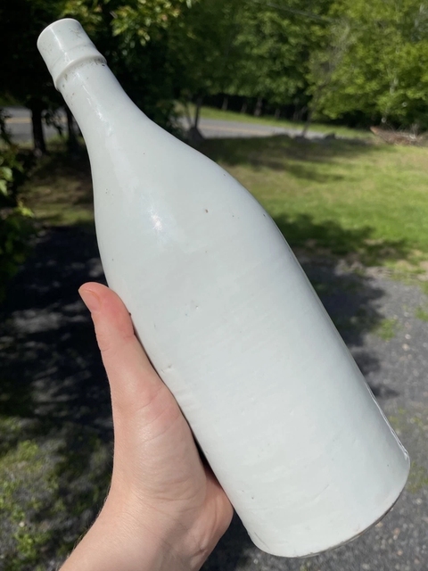 古玩陶瓷白釉酒瓶真品鑒賞圖