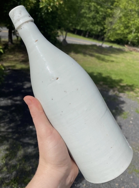 古玩陶瓷白釉酒瓶真品鑒賞圖