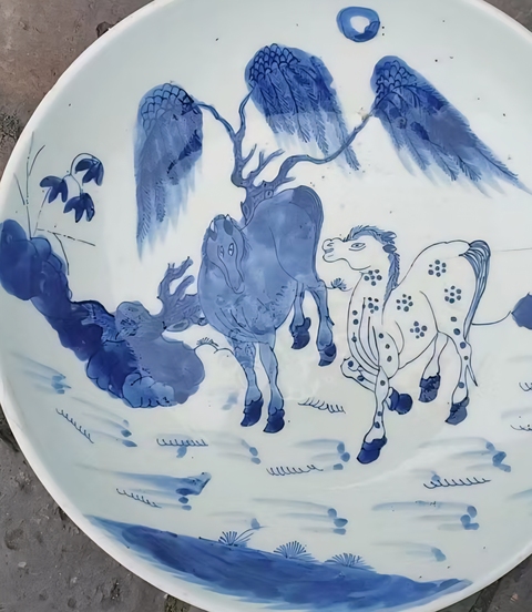 古玩陶瓷柳蔭棲馬紋青花盤真品鑒賞圖