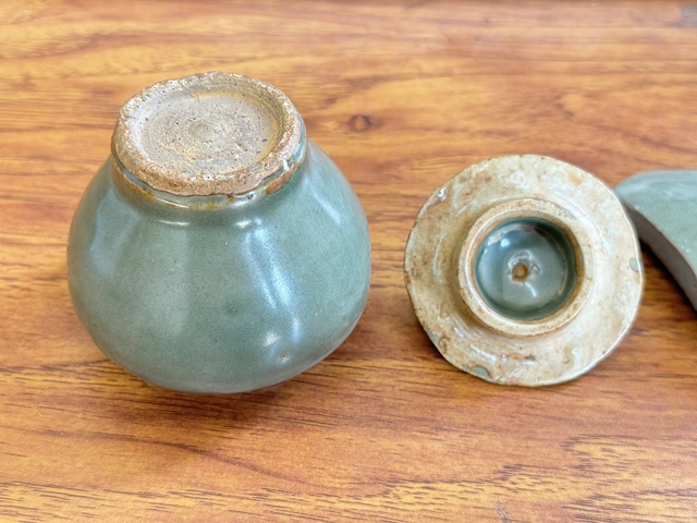 古玩陶瓷龍泉青瓷蓋罐真品鑒賞圖