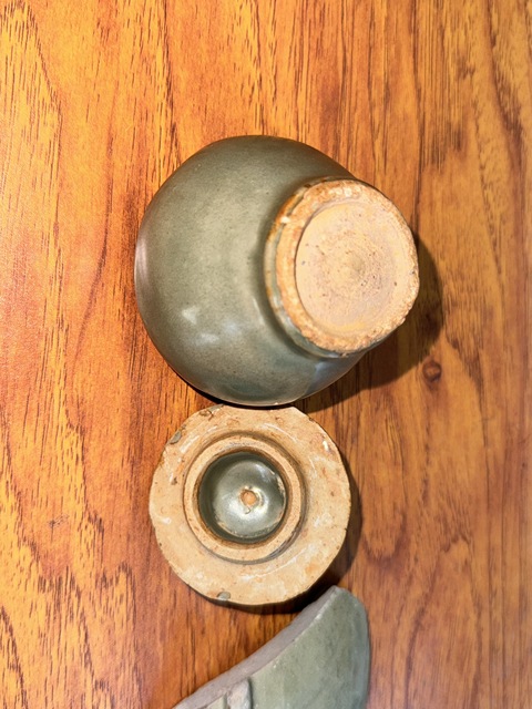 古玩陶瓷龍泉青瓷蓋罐真品鑒賞圖