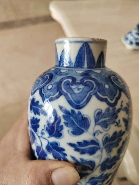 古玩陶瓷雞腿蓋瓶真品鑒賞圖