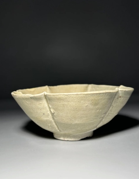 古玩陶瓷宋青白釉花口盞真品鑒賞圖