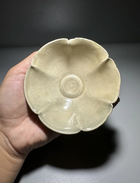 古玩陶瓷宋青白釉花口盞真品鑒賞圖