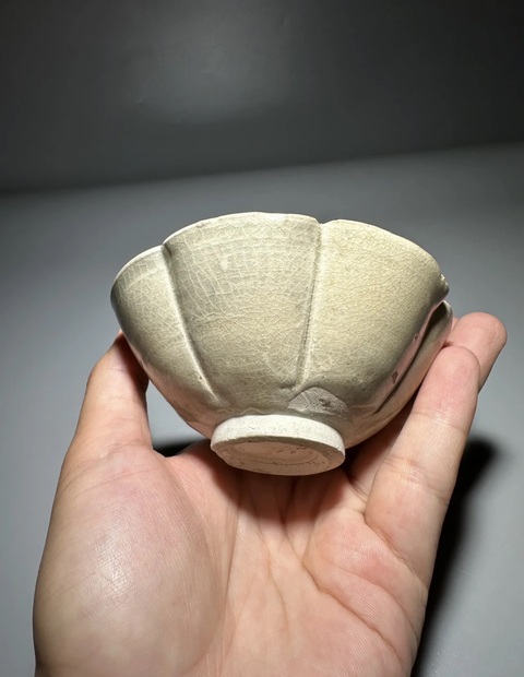 古玩陶瓷宋青白釉花口盞真品鑒賞圖