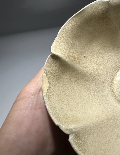 古玩陶瓷宋青白釉花口盞真品鑒賞圖