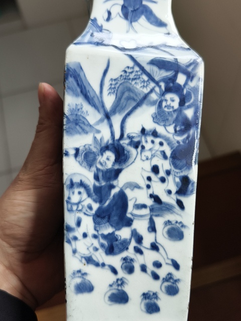 古玩陶瓷刀馬旦四方瓶真品鑒賞圖