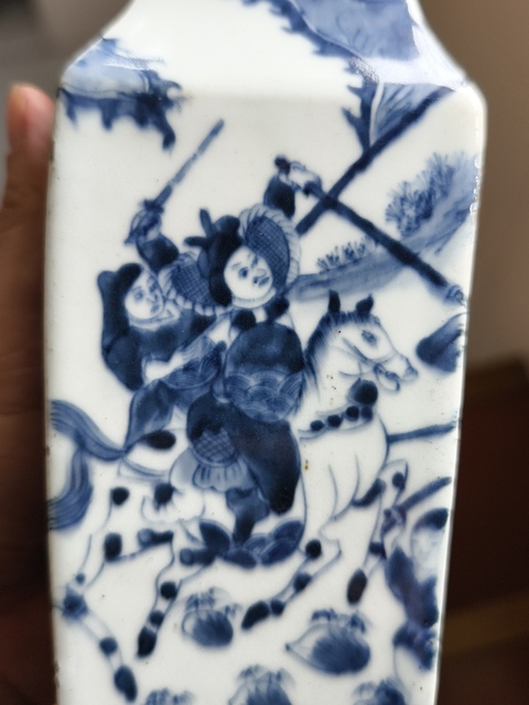 古玩陶瓷刀馬旦四方瓶真品鑒賞圖