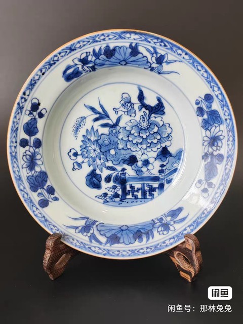 古玩陶瓷青花洞石花卉盤真品鑒賞圖