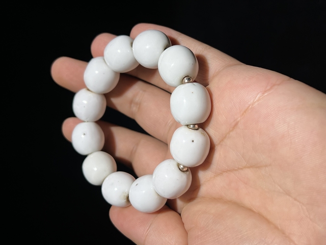 古玩陶瓷白釉手串真品鑒賞圖