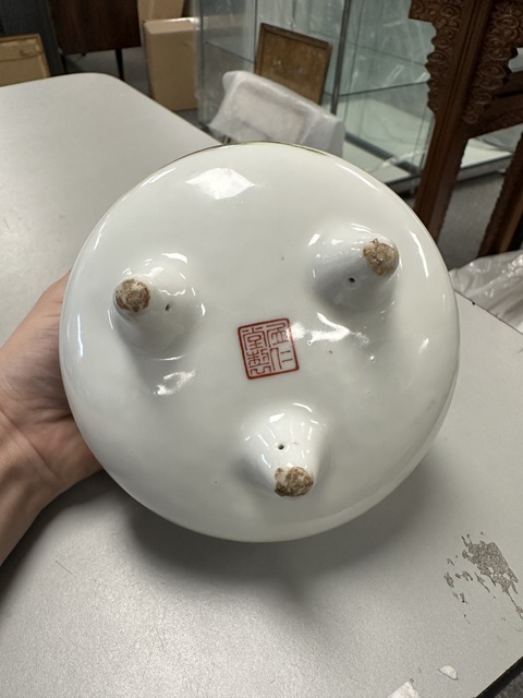 古玩陶瓷三足鳳眼香爐真品鑒賞圖