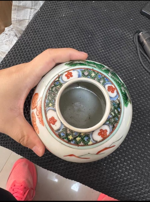 古玩陶瓷五彩人物紋罐真品鑒賞圖