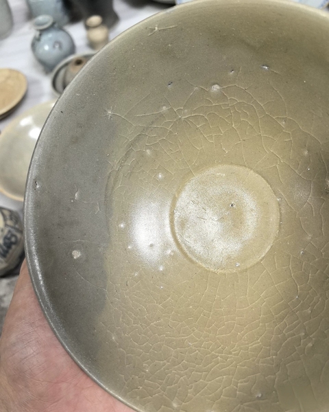 古玩陶瓷龍泉青瓷刻仰蓮紋碗真品鑒賞圖