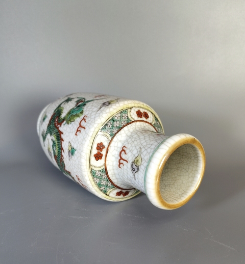 古玩陶瓷哥釉五彩趕珠龍紋棒槌瓶真品鑒賞圖