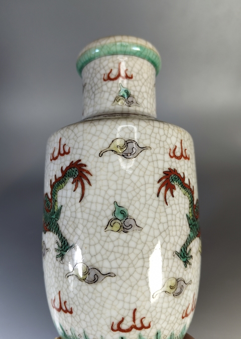 古玩陶瓷哥釉五彩趕珠龍紋棒槌瓶真品鑒賞圖