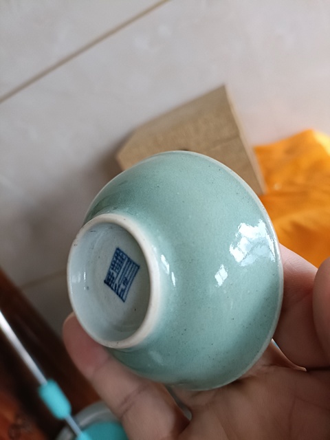 古玩陶瓷豆青釉淺碗真品鑒賞圖