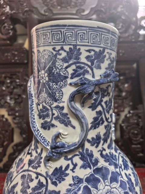 古玩陶瓷福壽三多螭龍紋青花瓶真品鑒賞圖