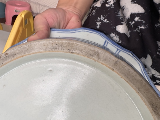 古玩陶瓷山水紋青花花口折沿凈手盆真品鑒賞圖