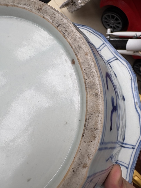 古玩陶瓷山水紋青花花口折沿凈手盆真品鑒賞圖