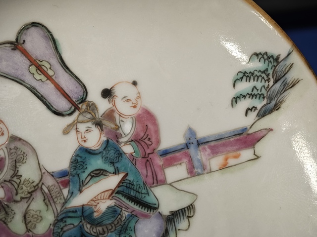 古玩陶瓷粉彩盤真品鑒賞圖