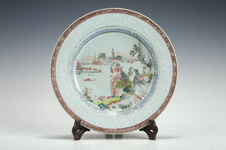 古玩陶瓷雍乾·粉彩山水人物紋折沿盤真品鑒賞圖