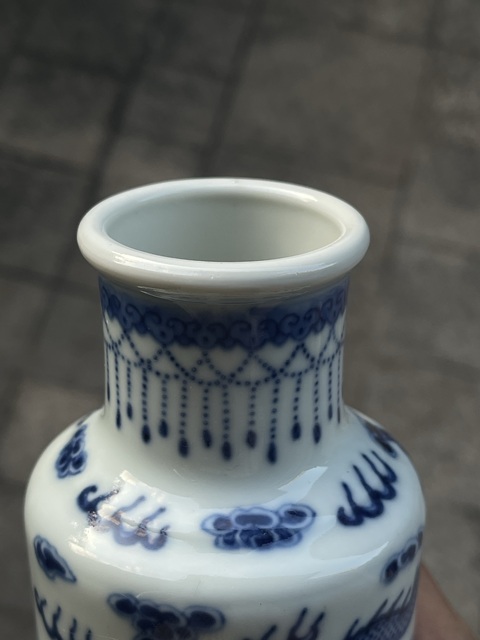 古玩陶瓷青花龍紋棒槌瓶真品鑒賞圖