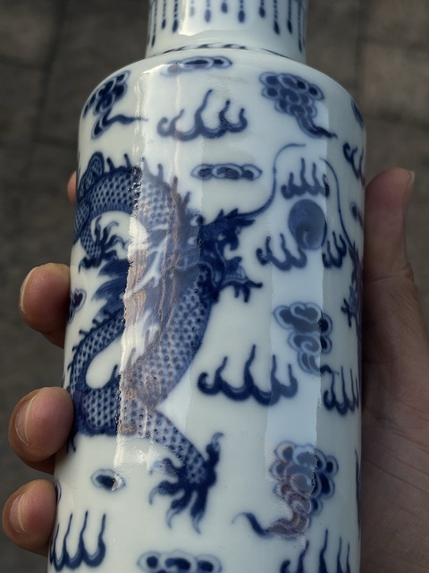 古玩陶瓷青花龍紋棒槌瓶真品鑒賞圖