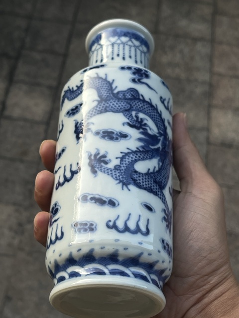 古玩陶瓷青花龍紋棒槌瓶真品鑒賞圖