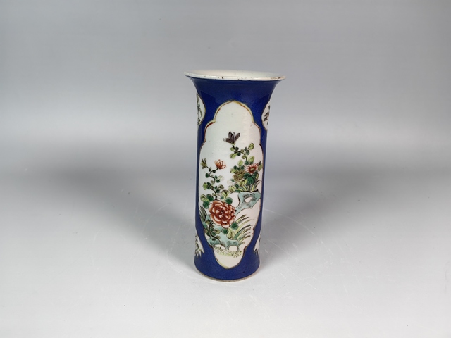 古玩陶瓷晚清祭藍開窗五彩花卉紋花觚真品鑒賞圖