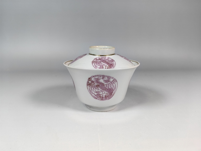 古玩陶瓷民國胭脂紅團風紋茶蓋杯真品鑒賞圖