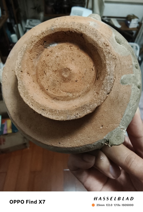 古玩陶瓷元代龍泉窯三足筒式香爐真品鑒賞圖