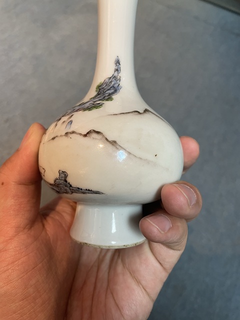 古玩陶瓷山水紋長頸瓶真品鑒賞圖