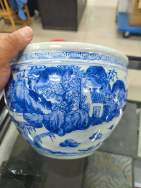 古玩陶瓷山水紋青花缸真品鑒賞圖