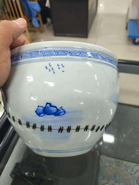 古玩陶瓷山水紋青花缸真品鑒賞圖