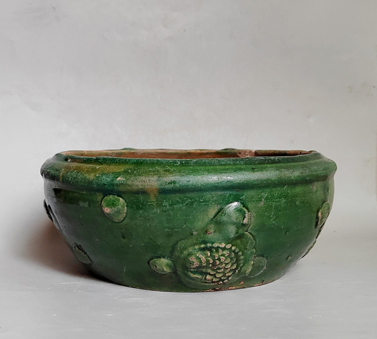 古玩陶瓷明代三彩貼塑魚紋鼓釘洗拍賣，當(dāng)前價(jià)格3999元