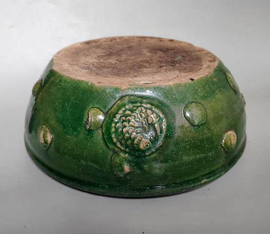 古玩陶瓷明代三彩貼塑魚紋鼓釘洗拍賣，當(dāng)前價(jià)格3999元