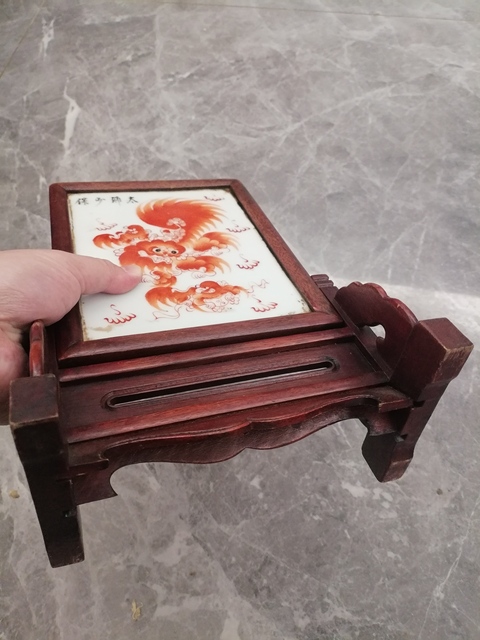 古玩雜項礬紅彩太獅少保瓷板插屏真品鑒賞圖