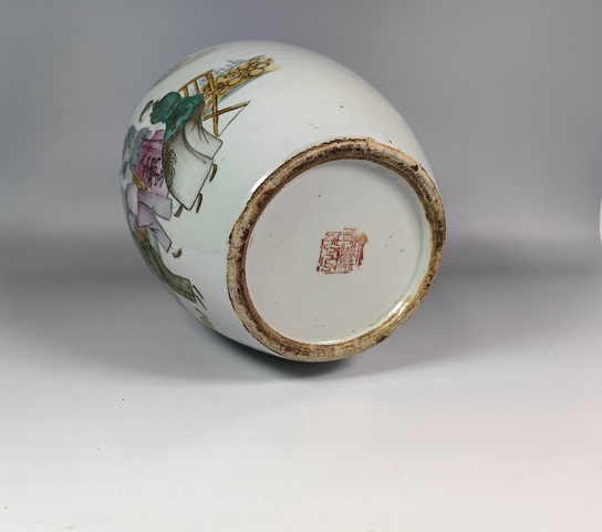 古玩陶瓷民國仕女嬰戲詩文粉彩冬瓜罐真品鑒賞圖