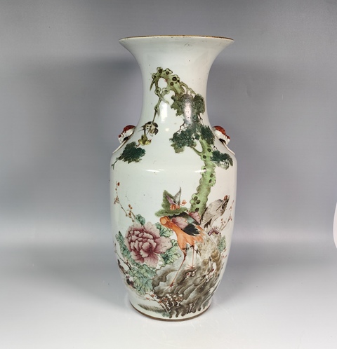 古玩陶瓷晚清民國(guó)五倫圖粉彩獸耳賞瓶真品鑒賞圖