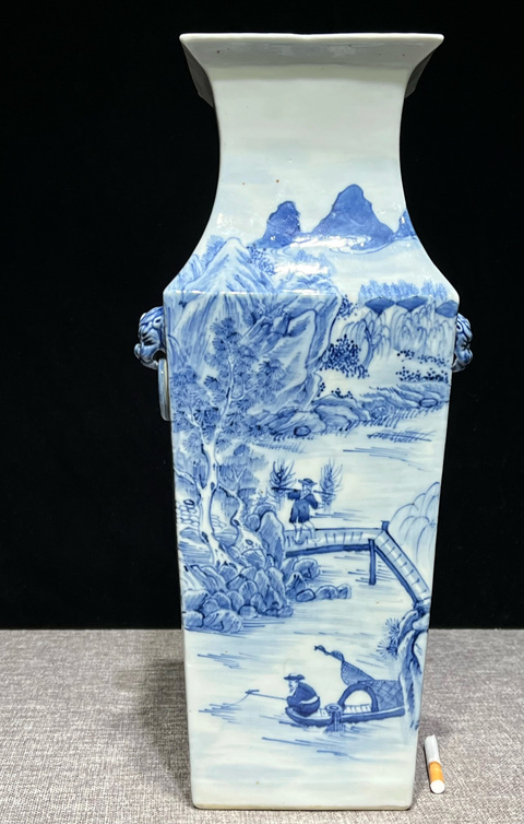 古玩陶瓷清中期 青花山水紋雙耳四方尊真品鑒賞圖