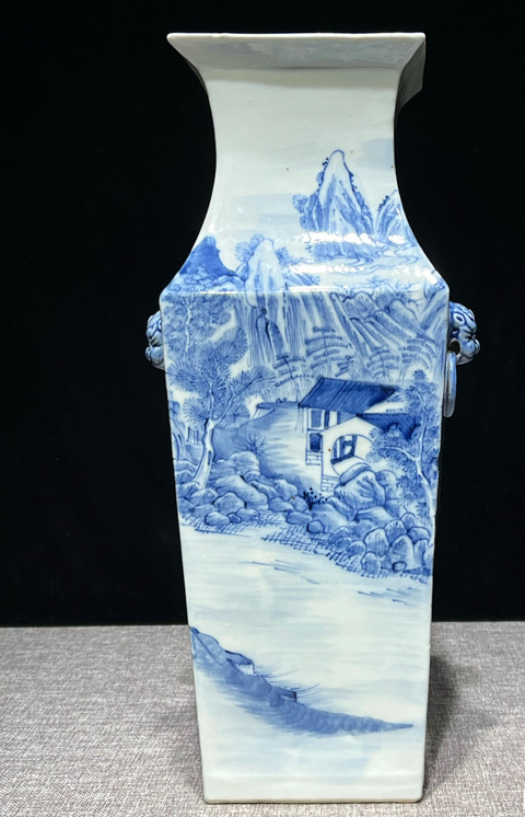 古玩陶瓷清中期 青花山水紋雙耳四方尊真品鑒賞圖