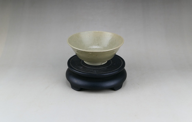 古玩陶瓷龍泉青瓷唇口碗真品鑒賞圖